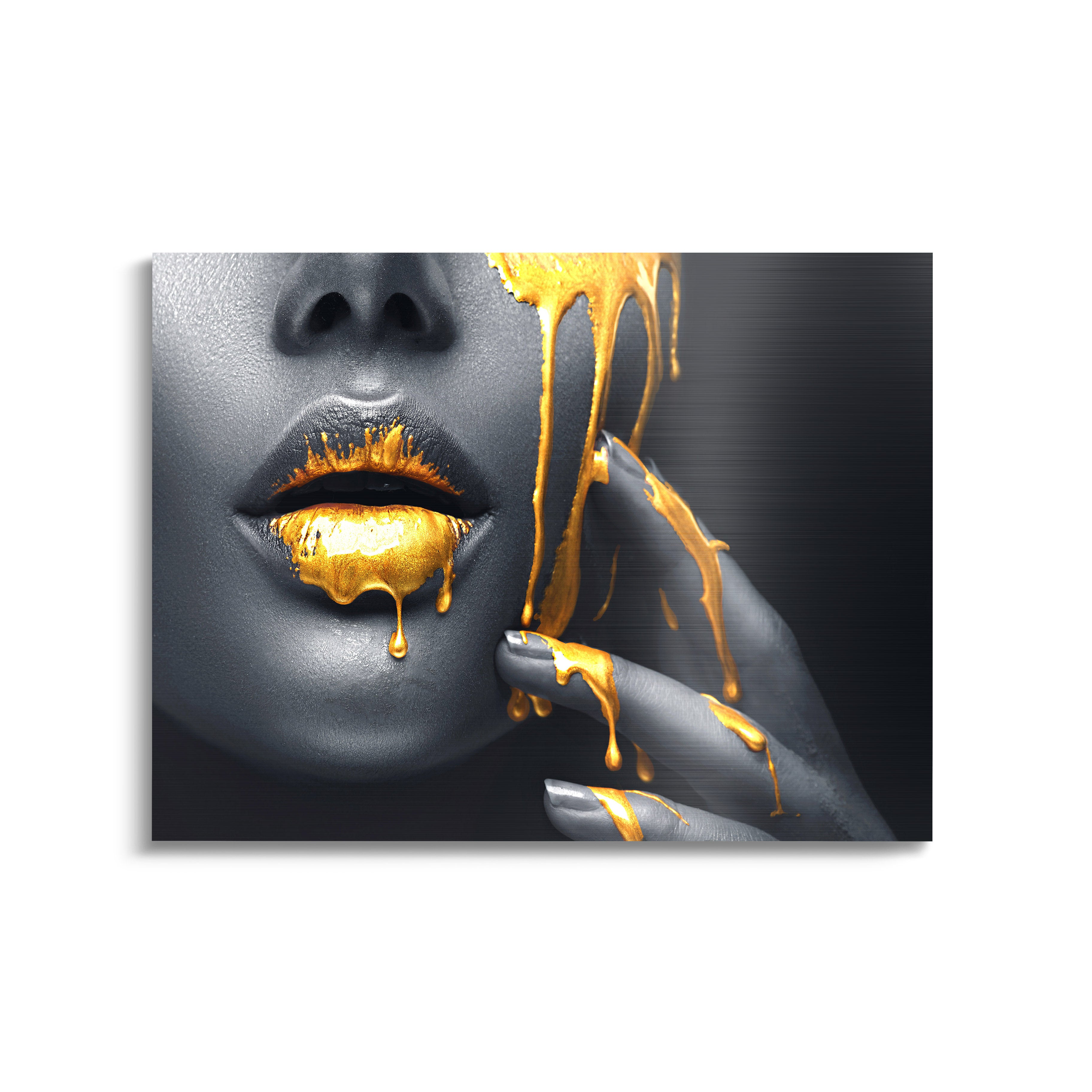 "Golden Lips Exclusive"