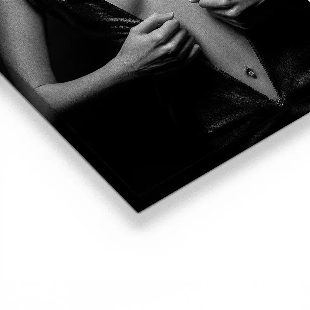 "GEOMETRIES OF WOMAN"