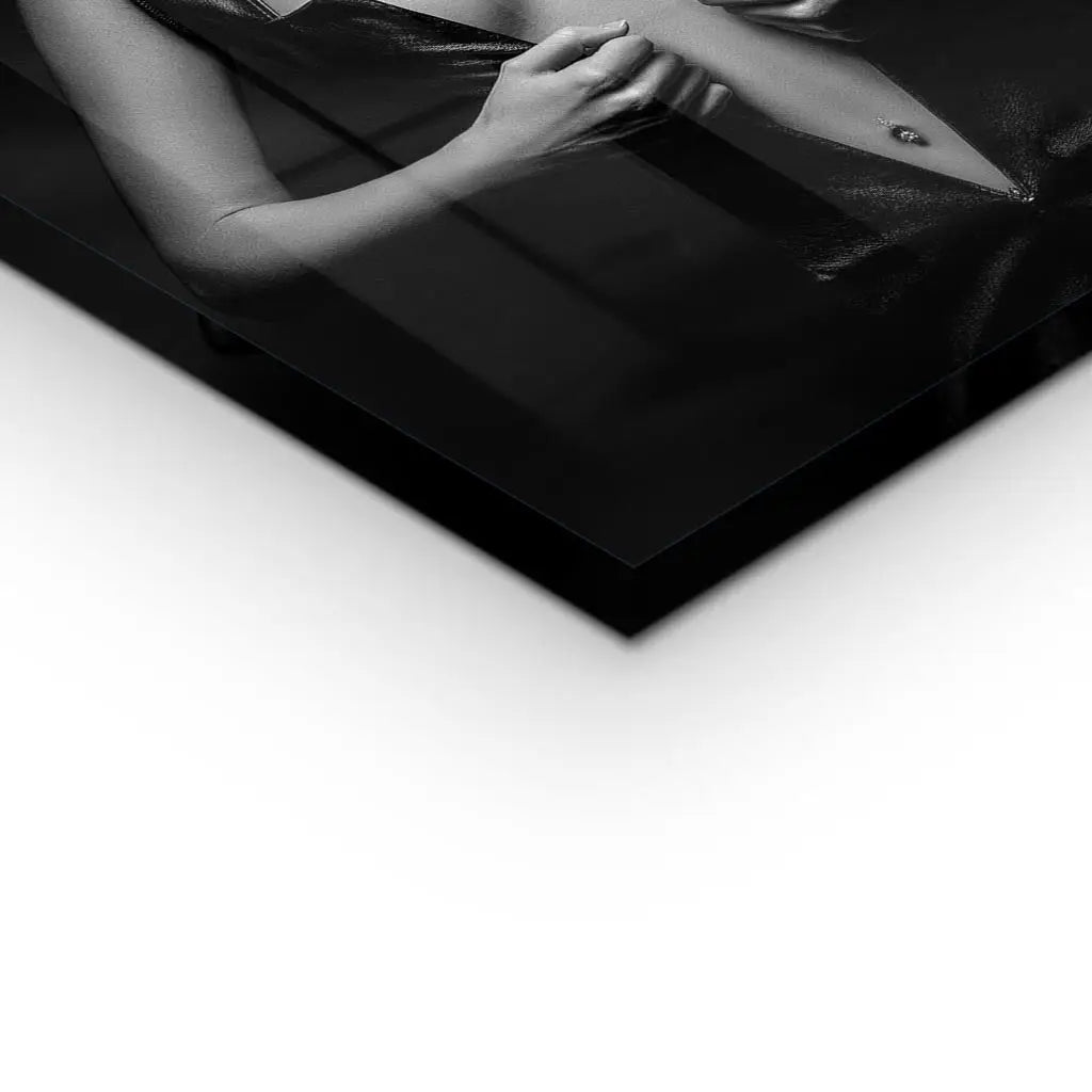 "GEOMETRIES OF WOMAN"