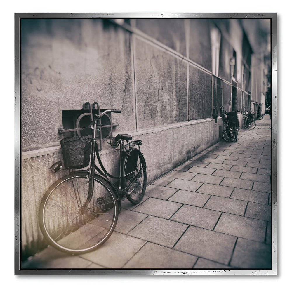 "STREET PHOTOGRAPHY BICYCLE"