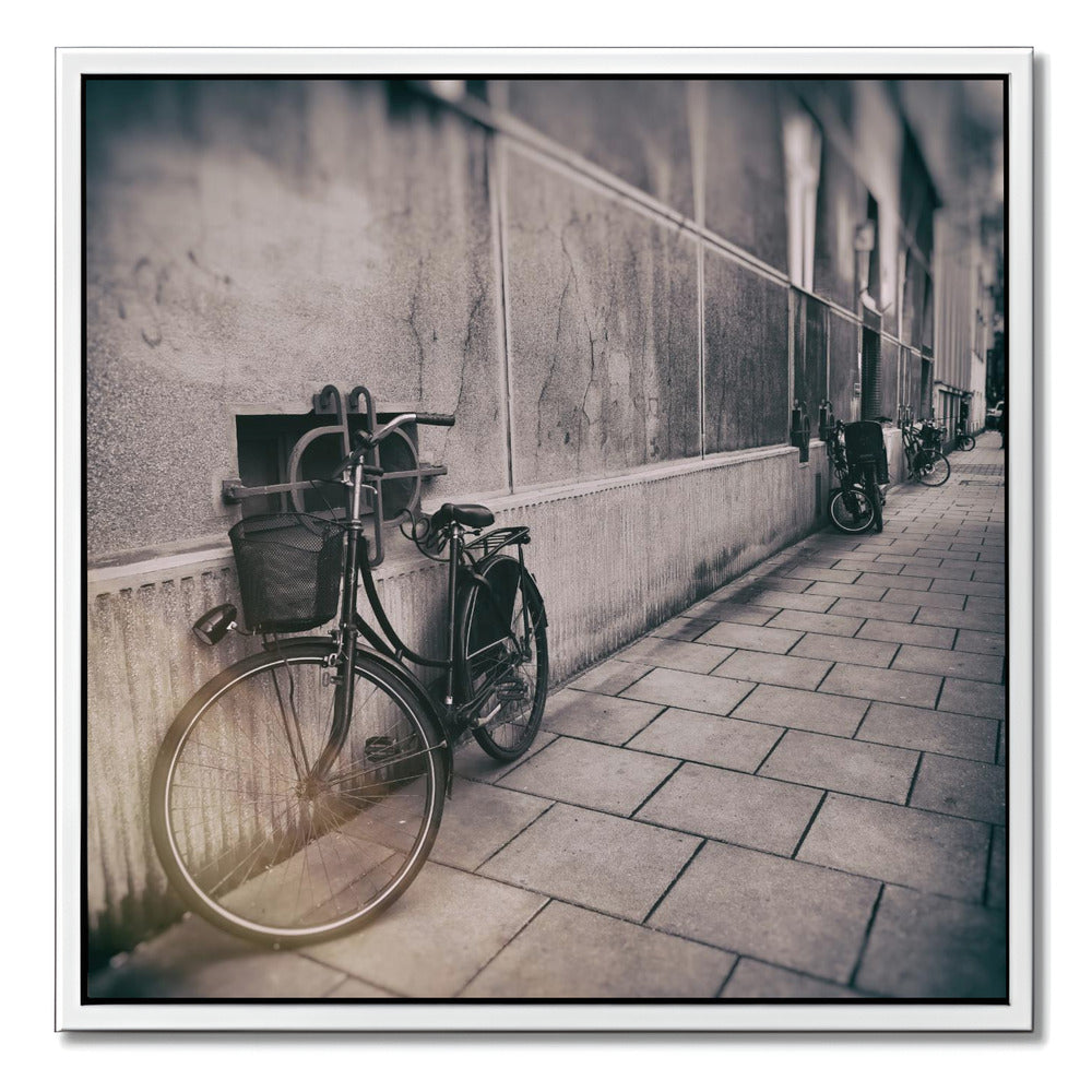 "STREET PHOTOGRAPHY BICYCLE"